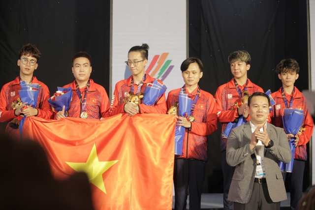 Màn chuyển giao vang dội của Fl.Elly và cơ hội viết lên lịch sử với Tốc Chiến Thế giới - Ảnh 4. Màn chuyển giao vang dội của Fl.Elly và cơ hội viết lên lịch sử với Tốc Chiến Thế giới - Ảnh 4.