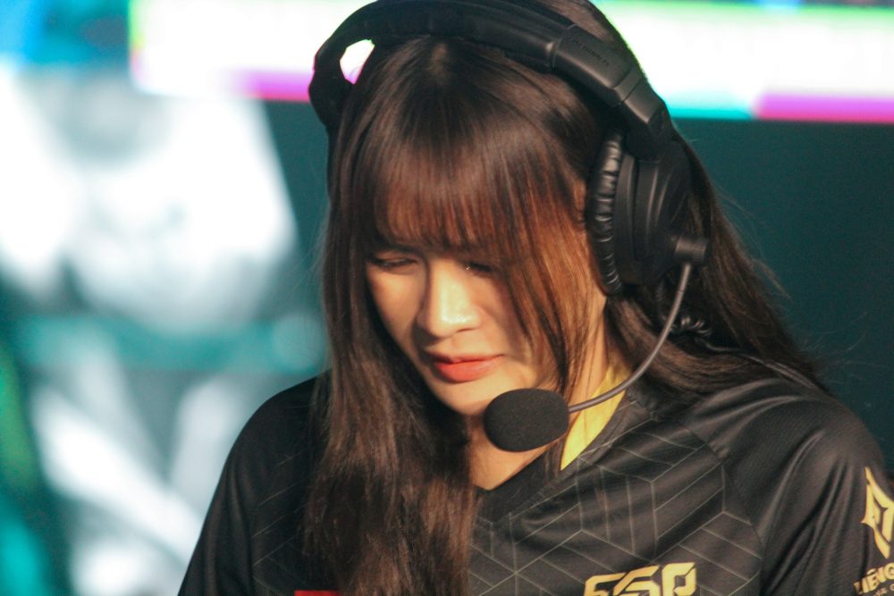 Bạn gái Quang Hải tái xuất làng game, cosplay tướng Liên Quân cực nét, fan khen như AI - Ảnh 1. Bạn gái Quang Hải tái xuất làng game, cosplay tướng Liên Quân cực nét, fan khen như AI - Ảnh 1.