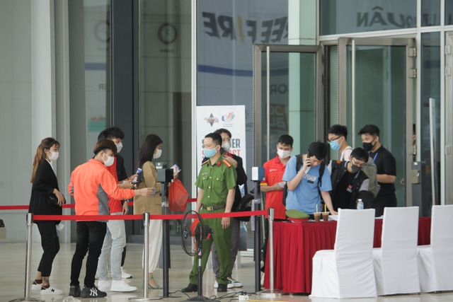 Liên Quân Việt Nam có chiến thắng đầu tiên tại SEA Games 31, fan nữ Liên Quân cực “cháy” trong ngày khai màn! - Ảnh 3. Liên Quân Việt Nam có chiến thắng đầu tiên tại SEA Games 31, fan nữ Liên Quân cực “cháy” trong ngày khai màn! - Ảnh 3.