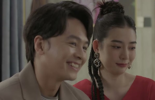 Sao nữ Vbiz khoá môi cả nam lẫn nữ khiến ai cũng sốc, bị đồn yêu đồng giới sau 2 lần đổ vỡ hôn nhân- Ảnh 6. Sao nữ Vbiz khoá môi cả nam lẫn nữ khiến ai cũng sốc, bị đồn yêu đồng giới sau 2 lần đổ vỡ hôn nhân- Ảnh 6.