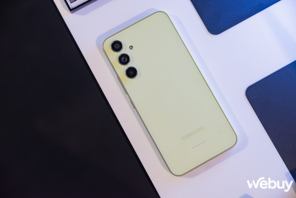 Đây là Samsung Galaxy A 2023: thiết kế theo chuẩn dòng S, camera "xịn" đi kèm cấu hình chuyên chơi game img6251 1678953260977523143256 1678954628067 1678954628203612159993