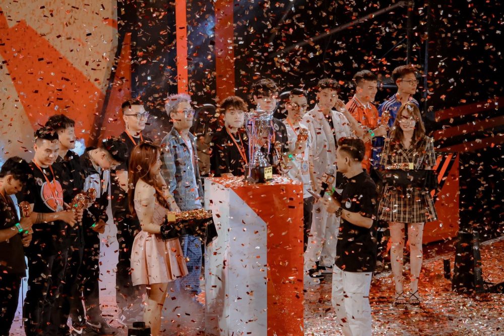 Xuất hiện trên sân khấu của Độ Mixi, hot girl Valorant bỗng chốc bối rối vì lượng tương tác 'khủng' - Ảnh 3. Xuất hiện trên sân khấu của Độ Mixi, hot girl Valorant bỗng chốc bối rối vì lượng tương tác 'khủng' - Ảnh 3.