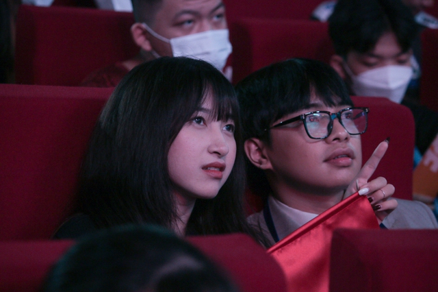 Hai đại diện Free Fire Việt Nam quyết tâm thay đổi thứ hạng sau ngày thi đấu đầu tiên, fan tích cực truyền nhiệt! - Ảnh 12. Hai đại diện Free Fire Việt Nam quyết tâm thay đổi thứ hạng sau ngày thi đấu đầu tiên, fan tích cực truyền nhiệt! - Ảnh 12.