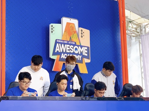 Trải nghiệm làm HLV Esports của cặp song sinh Huy Gà và Hiếu Mèo tại Awesome Academy - Ảnh 4. Trải nghiệm làm HLV Esports của cặp song sinh Huy Gà và Hiếu Mèo tại Awesome Academy - Ảnh 4.