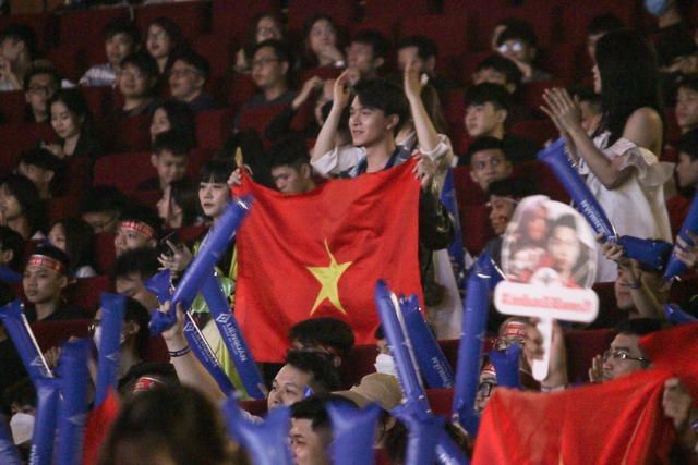 Fan Liên Quân thất thần trước kết quả chung kết tại SEA Games 31, dù nuối tiếc nhưng đáng tự hào! - Ảnh 1. Fan Liên Quân thất thần trước kết quả chung kết tại SEA Games 31, dù nuối tiếc nhưng đáng tự hào! - Ảnh 1.