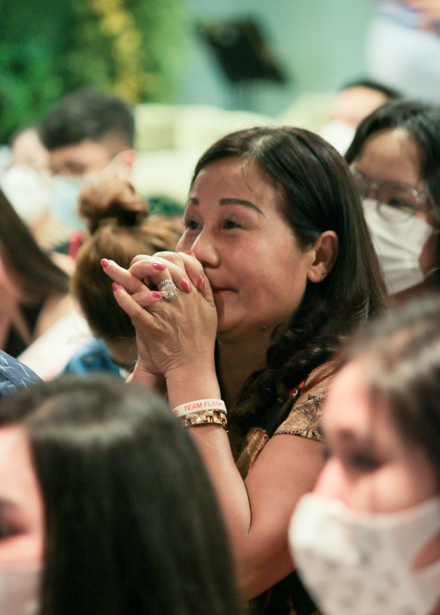 Chuyện chưa kể: Hé lộ loạt hành động thầm lặng của mẹ Elly trước khi con giành “vàng - Ảnh 4. Chuyện chưa kể: Hé lộ loạt hành động thầm lặng của mẹ Elly trước khi con giành “vàng - Ảnh 4.