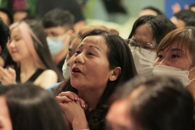 Chuyện chưa kể: Hé lộ loạt hành động thầm lặng của mẹ Elly trước khi con giành “vàng - Ảnh 5. Chuyện chưa kể: Hé lộ loạt hành động thầm lặng của mẹ Elly trước khi con giành “vàng - Ảnh 5.