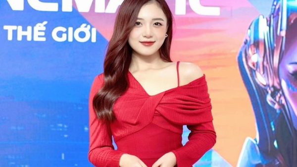 MC Phương Thảo xinh đẹp, lộng lẫy trong bộ váy đỏ khiến game thủ hết lời khen ngợi j 1 jpg