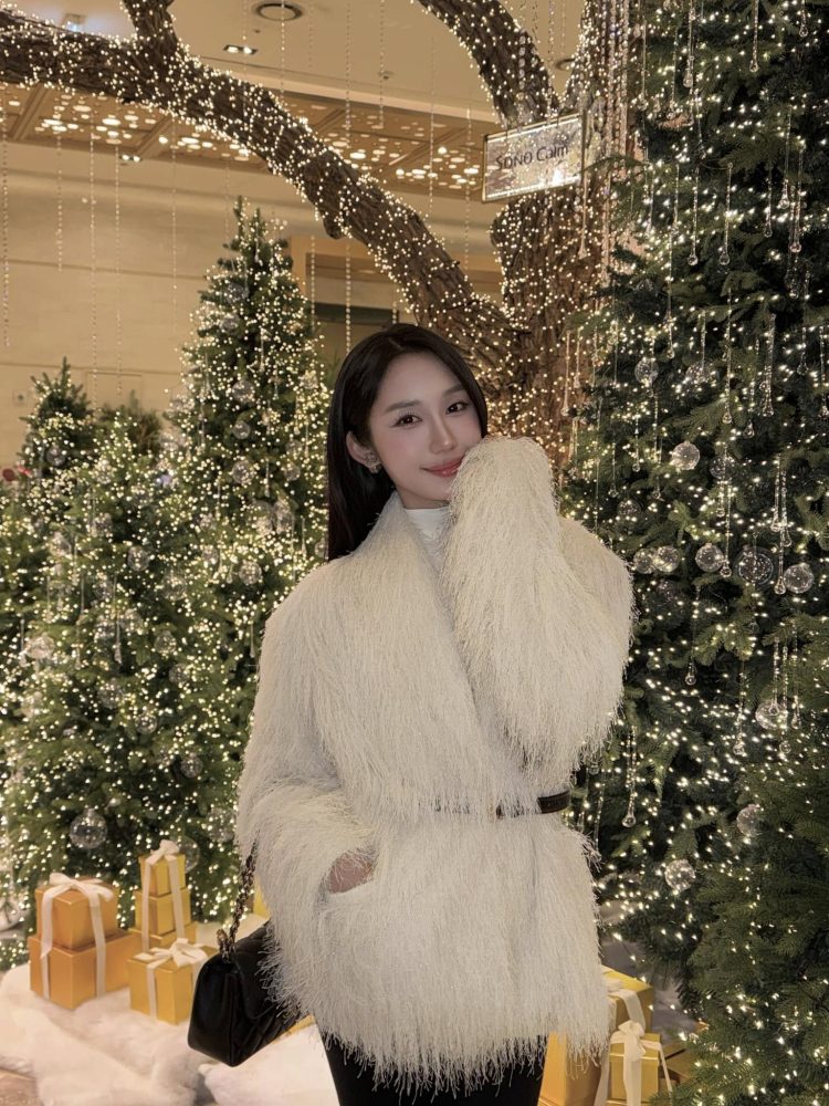 Mina Young đăng ảnh mặt đẹp như nàng thơ, vóc dáng gợi cảm muôn phần j2 1