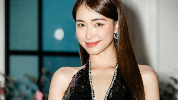 Hòa Minzy trong bộ váy đen gợi cảm chiếm trọn spotlight 43 Hòa Minzy trong bộ váy đen gợi cảm chiếm trọn spotlight jjpg 7