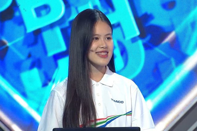 Xuất hiện cô gái đa ngoại ngữ, được xem là "hậu duệ" của Khánh Vy - Ảnh 2. Xuất hiện cô gái đa ngoại ngữ, được xem là "hậu duệ" của Khánh Vy - Ảnh 2.