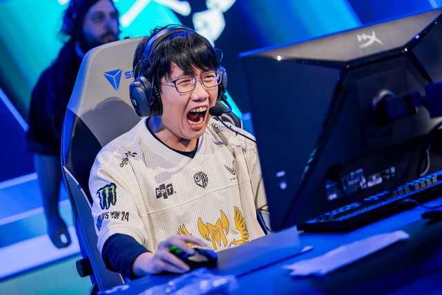 Nhưng căn bản những gì Kiaya có hiện tại là kỹ năng và chỉ kỹ năng thì khó lòng trụ được nơi xứ người Nhưng căn bản những gì Kiaya có hiện tại là kỹ năng và chỉ kỹ năng thì khó lòng trụ được nơi xứ người