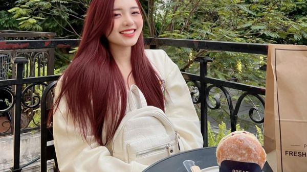 MC Phương Thảo với thần thái xinh đẹp chiếm trọn trái tim game thủ Liên Quân Mobile kjpg 4