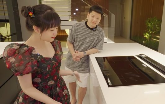 Nữ streamer Hạ Mi khiến dân tình "ghen tỵ" khi cùng bạn trai tậu luôn "biệt phủ" 30 Nữ streamer Hạ Mi khiến dân tình "ghen tỵ" khi cùng bạn trai tậu luôn "biệt phủ" kkjpg 2