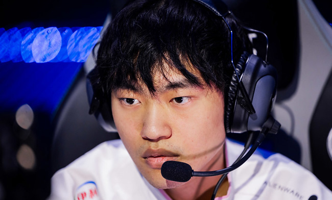 Á Quân CKTG 2024 Knight có động thái lạ với BLG khiến cộng đồng khó hiểu Á Quân CKTG 2024 Knight có động thái lạ với BLG khiến cộng đồng khó hiểu