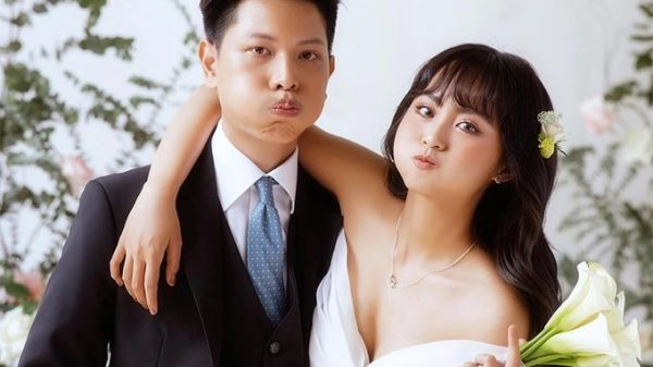 Thiệp cưới đầy độc đáo của Minh Nghi và Bomman: Nổi bật với nhiều sắc màu 49 Thiệp cưới đầy độc đáo của Minh Nghi và Bomman: Nổi bật với nhiều sắc màu lll 1 jpg 1