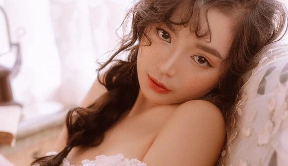 Chi Củ Cải diện chiếc áo khoét sâu “hiểm hóc”: Triệt để khoe thân hình ở mọi hoàn cảnh 29 Chi Củ Cải diện chiếc áo khoét sâu “hiểm hóc”: Triệt để khoe thân hình ở mọi hoàn cảnh llljpg 2