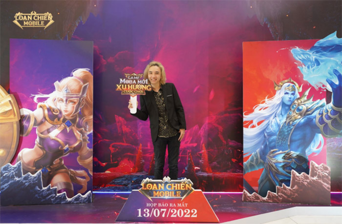 “Chơi lớn” như Loạn Chiến Mobile: Tặng luôn iPhone 13 Promax cho khách mời tham gia họp báo “Chơi lớn” như Loạn Chiến Mobile: Tặng luôn iPhone 13 Promax cho khách mời tham gia họp báo