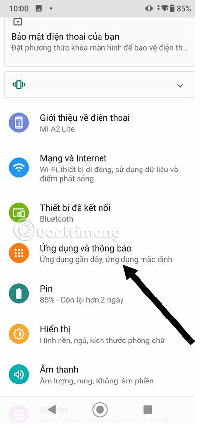 Bấm chọn Cài Đặt -> chọn Ứng dụng và thông báo.