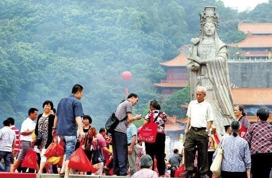 Mỹ nhân đẹp đến mức được người dân dựng tượng, thờ tụng như nữ thần- Ảnh 4. Mỹ nhân đẹp đến mức được người dân dựng tượng, thờ tụng như nữ thần- Ảnh 4.