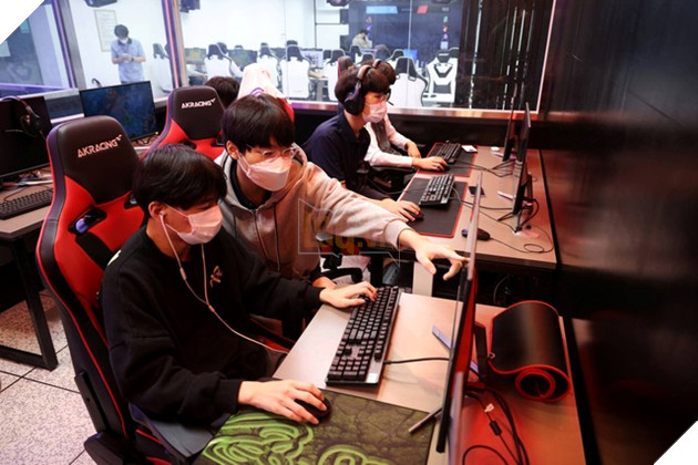 Nganh tuyen thu Esports so huu ty le choi cao den khung khiep tai Trung Quoc Ngành tuyển thủ Esports sở hữu tỷ lệ chọi cao đến khủng khiếp tại Trung Quốc