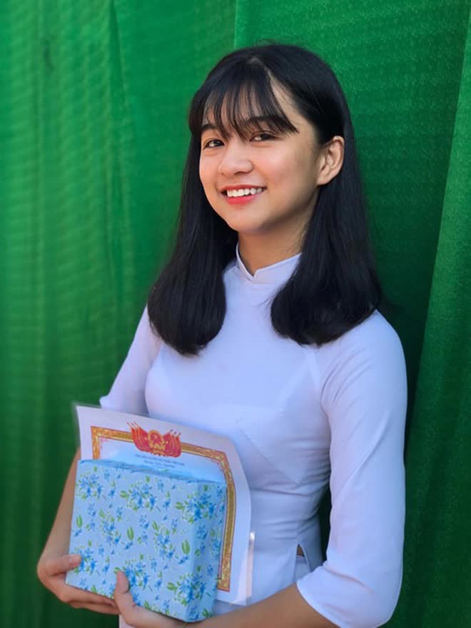 nu-sinh-2002-noi-tieng-sau-khoanh-khac-chup-anh-dien-ao-dai-caacc75f-1679099687703105861211-1679110794771-16791107950831896951188 Bốn năm sau khoảnh khắc bị chụp lén gây bão, hot girl 2002 'lột xác' khó nhận ra nu sinh 2002 noi tieng sau khoanh khac chup anh dien ao dai caacc75f 1679099687703105861211 1679110794771 16791107950831896951188