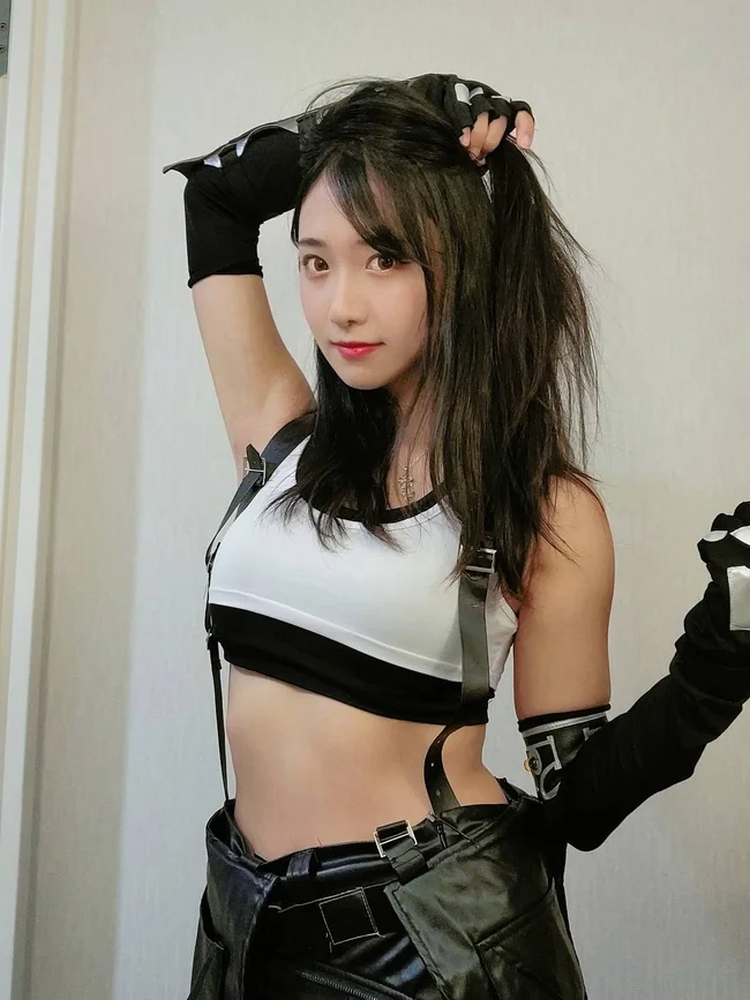 Cúi người quá đà, nữ streamer xinh đẹp để lộ "hàng độ" trước hàng ngàn người xem nu streamer roi 3