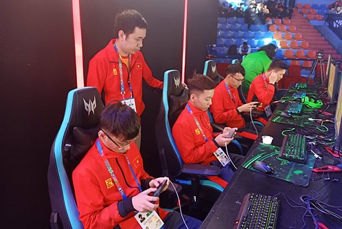 “Cạn duyên” với nghiệp tuyển thủ, cơ hội nào cho anh em đam mê Esports? (P1) - Ảnh 1.