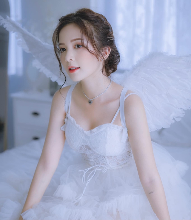 Cô nàng hot girl VTV nhỏ mà có võ cùng nhan sắc từng làm điêu đứng hàng triệu anh em và động thái gần đây nhất gây chú ý - Ảnh 4. Cô nàng hot girl VTV nhỏ mà có võ cùng nhan sắc từng làm điêu đứng hàng triệu anh em và động thái gần đây nhất gây chú ý - Ảnh 4.