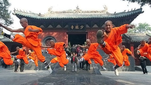 Cao thủ này xứng làm minh chủ Võ Lâm, sỡ hữu 72 tuyệt kĩ, sống ẩn dật nhưng chỉ dùng tới... một tay để đỡ Hàng long thập bát chưởng của Kiều Phong, thân thế bí ẩn là ai? - Ảnh 4.