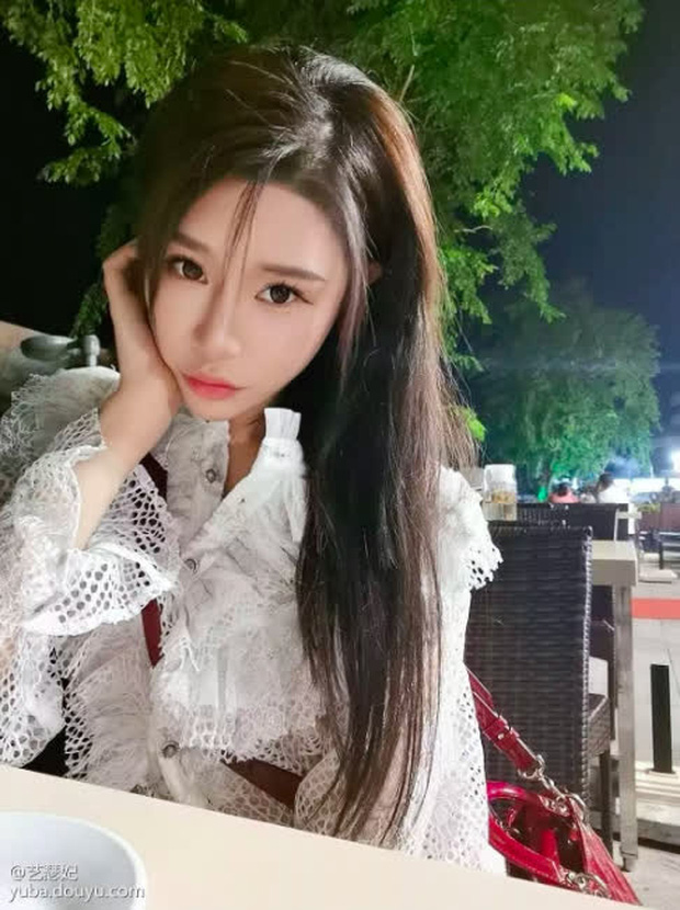 “Bà hàng xóm” danh từ khiến nhiều streamer làng game “lao đao, chỉ muốn tránh cho “nhẹ nợ - Ảnh 1. “Bà hàng xóm” danh từ khiến nhiều streamer làng game “lao đao, chỉ muốn tránh cho “nhẹ nợ - Ảnh 1.