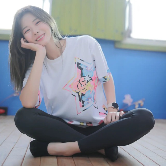 Từng bị Faker "phũ" thẳng mặt, nữ streamer xinh đẹp rút kinh nghiệm sâu sắc khi song hành cùng người mới - Ảnh 3. Từng bị Faker "phũ" thẳng mặt, nữ streamer xinh đẹp rút kinh nghiệm sâu sắc khi song hành cùng người mới - Ảnh 3.