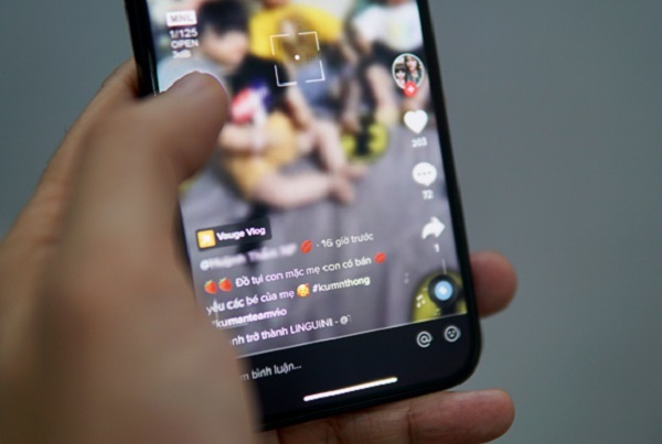 HS lớp 1 nghiện ứng dụng này dẫn tới hậu quả khiến bố mẹ hoảng sợ, nền tảng nhiều clip độc hại... khủng khiếp - Ảnh 4. HS lớp 1 nghiện ứng dụng này dẫn tới hậu quả khiến bố mẹ hoảng sợ, nền tảng nhiều clip độc hại... khủng khiếp - Ảnh 4.