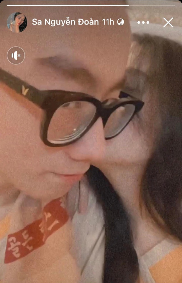 Không còn gì để giấu giếm, Kim Sa “xả ảnh” tình tứ với bạn trai tuyển thủ - Ảnh 7. Không còn gì để giấu giếm, Kim Sa “xả ảnh” tình tứ với bạn trai tuyển thủ - Ảnh 7.