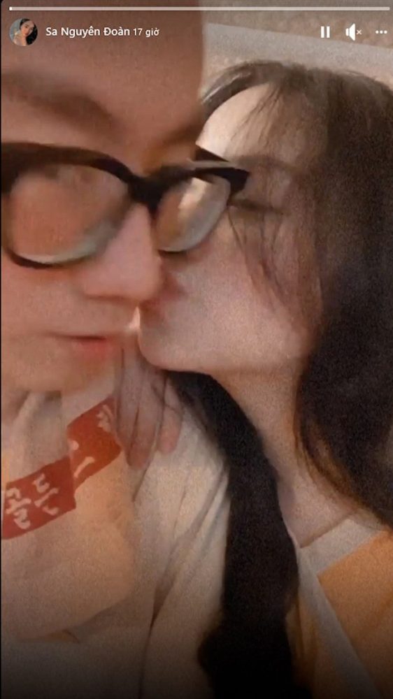 Không còn gì để giấu giếm, Kim Sa “xả ảnh” tình tứ với bạn trai tuyển thủ - Ảnh 8. Không còn gì để giấu giếm, Kim Sa “xả ảnh” tình tứ với bạn trai tuyển thủ - Ảnh 8.
