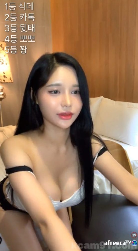 Bị nghi ngờ đụng chạm dao kéo, các nữ streamer “nảy số dùng chiêu không ai ngờ tới! - Ảnh 6. Bị nghi ngờ đụng chạm dao kéo, các nữ streamer “nảy số dùng chiêu không ai ngờ tới! - Ảnh 6.