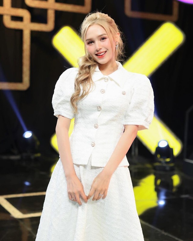 Bất bại trên mọi đường đua nhan sắc, Xoài Non vẫn lung linh ngay cả trên sóng truyền hình - Ảnh 7. Bất bại trên mọi đường đua nhan sắc, Xoài Non vẫn lung linh ngay cả trên sóng truyền hình - Ảnh 7.