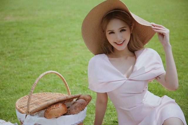 Bất bại trên mọi đường đua nhan sắc, Xoài Non vẫn lung linh ngay cả trên sóng truyền hình - Ảnh 8. Bất bại trên mọi đường đua nhan sắc, Xoài Non vẫn lung linh ngay cả trên sóng truyền hình - Ảnh 8.