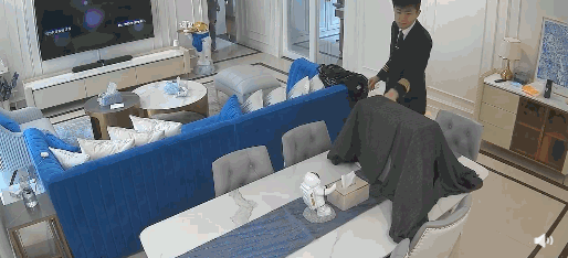 Cô vợ tâm lý, lén mua PS5 tặng chồng, cộng đồng game thủ tỏ ra ghen tị với anh phi công may mắn - Ảnh 3. Cô vợ tâm lý, lén mua PS5 tặng chồng, cộng đồng game thủ tỏ ra ghen tị với anh phi công may mắn - Ảnh 3.