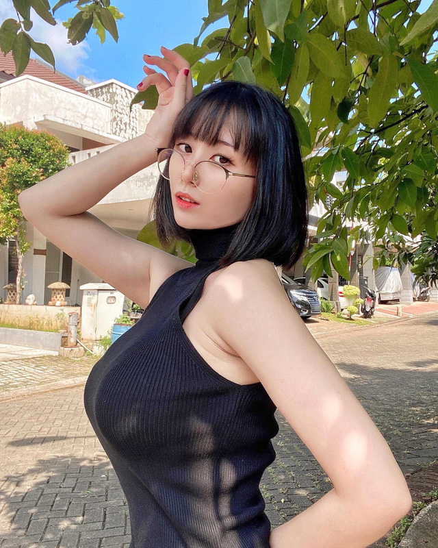 Nữ game thủ nhập vai “má mì” gợi cảm, fan trầm trồ không ngừng bởi hình tượng ăn đứt bản gốc - Ảnh 1.