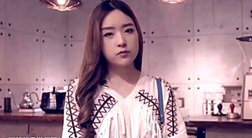 Nữ BLV nóng bỏng lộ nhan sắc quá khứ gây “choáng váng”, nhiều người không tin đây là một người - Ảnh 5. Nữ BLV nóng bỏng lộ nhan sắc quá khứ gây “choáng váng”, nhiều người không tin đây là một người - Ảnh 5.