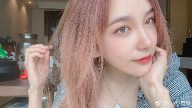 Nữ BLV nóng bỏng lộ nhan sắc quá khứ gây “choáng váng”, nhiều người không tin đây là một người - Ảnh 7. Nữ BLV nóng bỏng lộ nhan sắc quá khứ gây “choáng váng”, nhiều người không tin đây là một người - Ảnh 7.