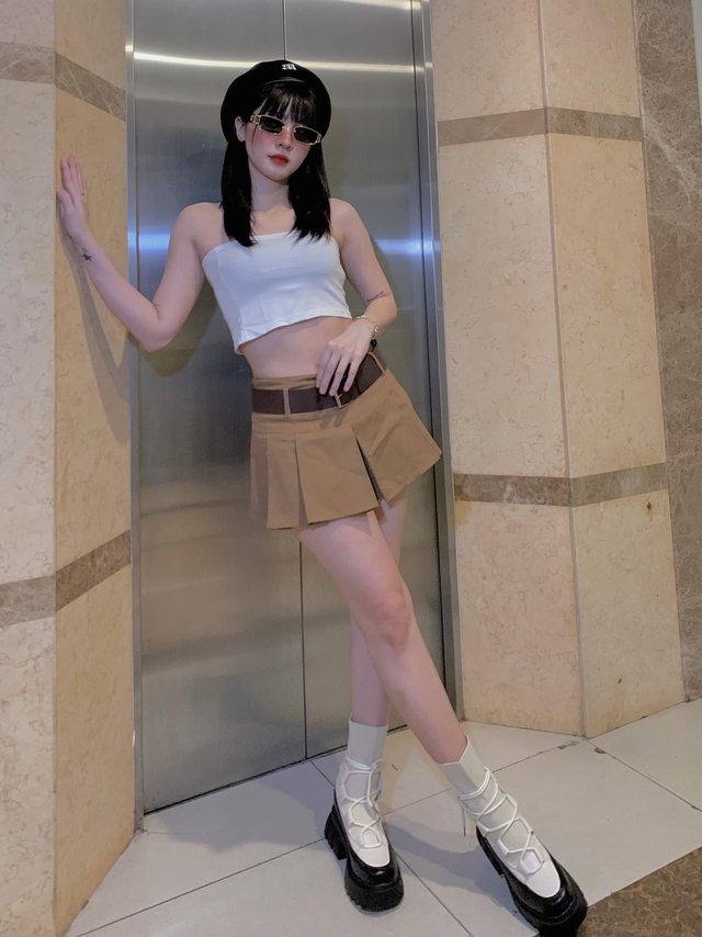 “Ám ảnh” sức nạp game của Ngân Sát Thủ, fan nam quên luôn chuyện nữ streamer đang diện đồ cực cháy - Ảnh 5. “Ám ảnh” sức nạp game của Ngân Sát Thủ, fan nam quên luôn chuyện nữ streamer đang diện đồ cực cháy - Ảnh 5.