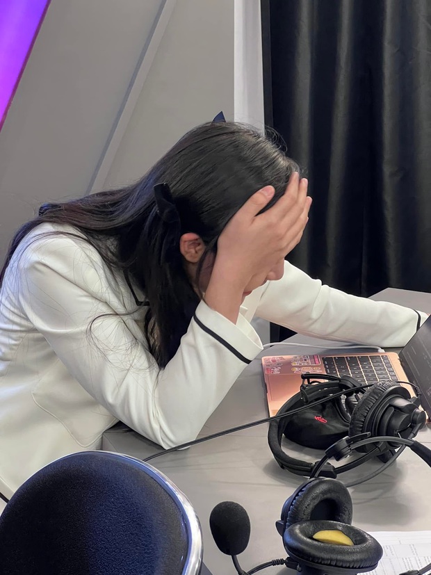 Cú lia cam bất ngờ trong Playoffs vô tình tiết lộ một điều mà MC nổi tiếng Liên Quân muốn che giấu? - Ảnh 6.