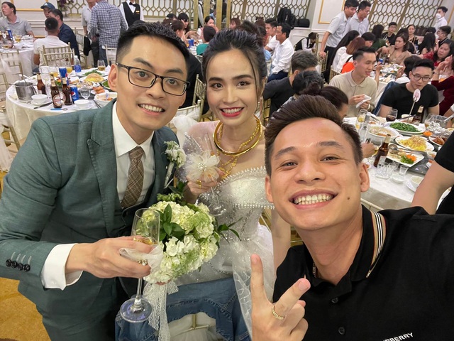 Hết dịch, làng game “ăn cỗ” mệt nghỉ, nhiều đám cưới khiến fan choáng váng về tốc độ! - Ảnh 4. Hết dịch, làng game “ăn cỗ” mệt nghỉ, nhiều đám cưới khiến fan choáng váng về tốc độ! - Ảnh 4.