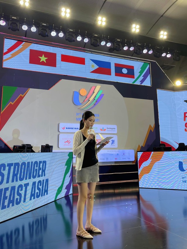 Nữ MC xinh đẹp của Esports SEA Games được CĐM khen ngợi và hành động đáng yêu khi đội tuyển VN giành HCV - Ảnh 4.