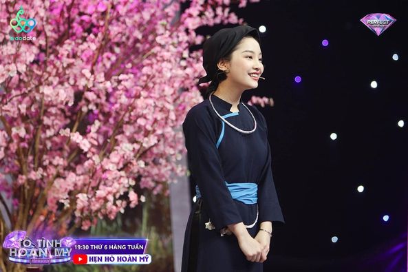 Xuất hiện trên sóng truyền hình còn xinh hơn ảnh mạng, hot girl người Tày nhận mưa lời khen - Ảnh 2.