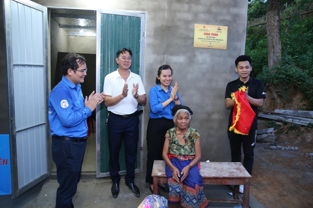 Dự án từ thiện của Độ Mixi và Bộ tộc được hoàn thiện, hình ảnh ngày bàn giao khiến cộng đồng fan ấm lòng - Ảnh 2. Dự án từ thiện của Độ Mixi và Bộ tộc được hoàn thiện, hình ảnh ngày bàn giao khiến cộng đồng fan ấm lòng - Ảnh 2.