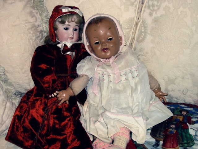 Bí ẩn cặp sinh đôi chào đời với loạt ký ức và thói quen hệt hai người chị đã mất - Ảnh 3. Bí ẩn cặp sinh đôi chào đời với loạt ký ức và thói quen hệt hai người chị đã mất - Ảnh 3.