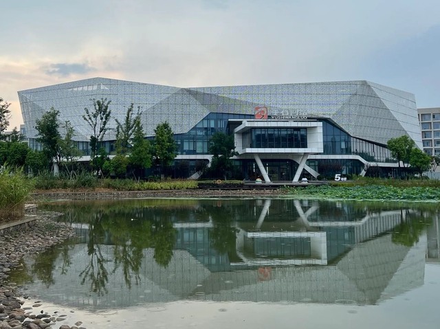 Lạ kỳ một thành phố nhỏ ở Trung Quốc xây dựng cả một thị trấn E-Game, mời gọi nhân tài game về sinh sống - Ảnh 2. Lạ kỳ một thành phố nhỏ ở Trung Quốc xây dựng cả một thị trấn E-Game, mời gọi nhân tài game về sinh sống - Ảnh 2.